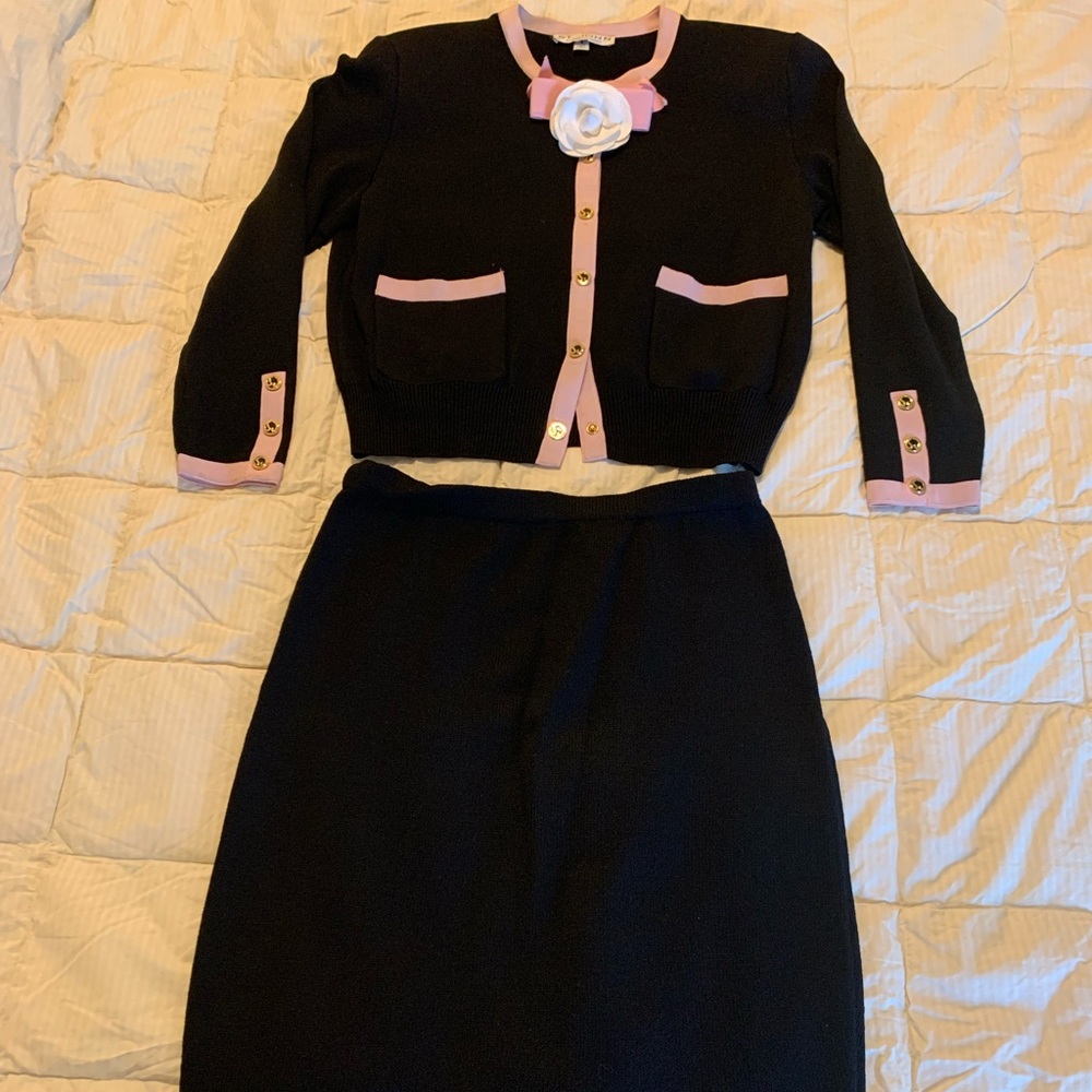 A classic and elegant ST. JOHN suit to showcase at any stylish event.
